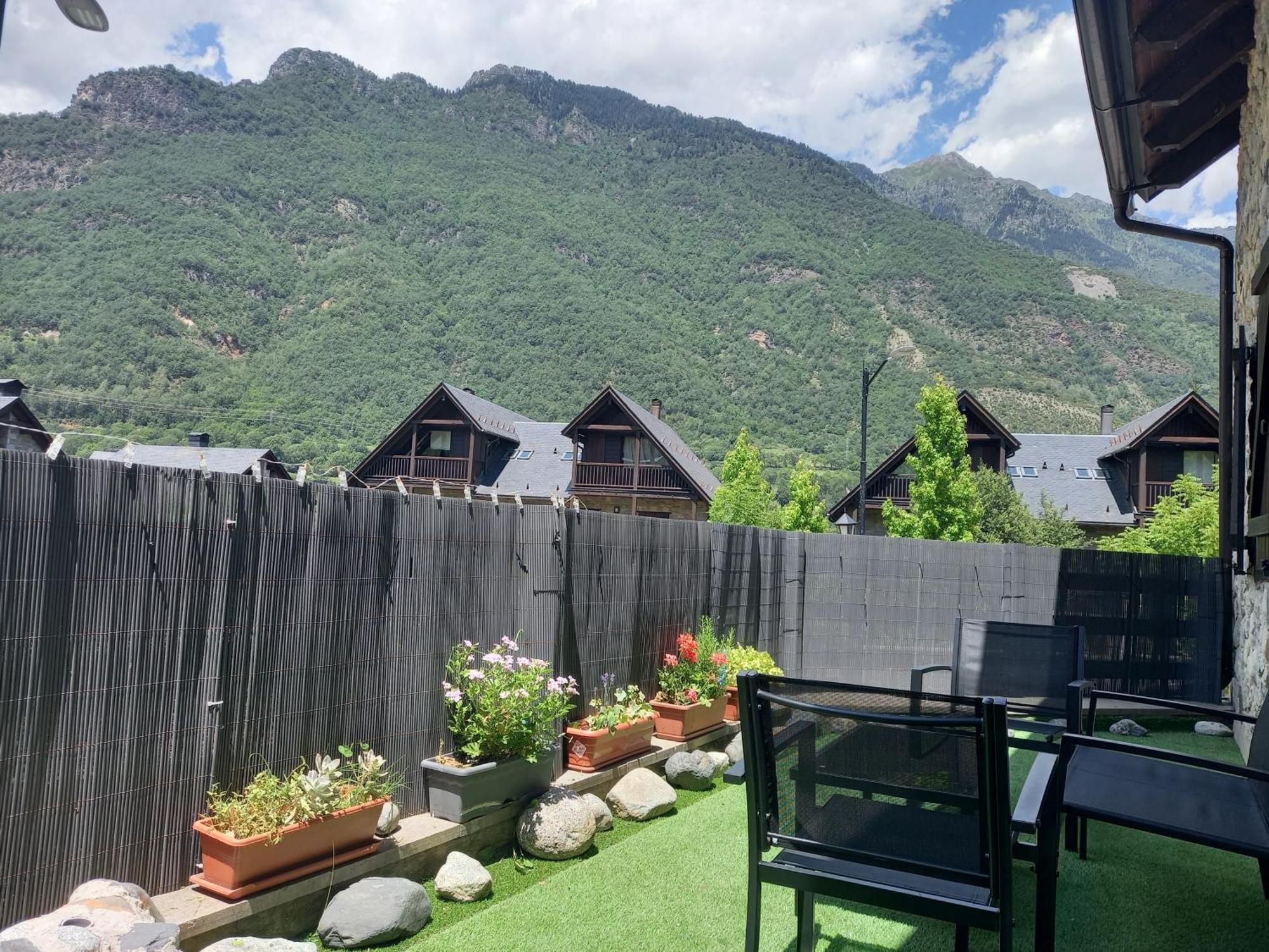 Ferienwohnung Pyros De Benas Benasque Exterior foto